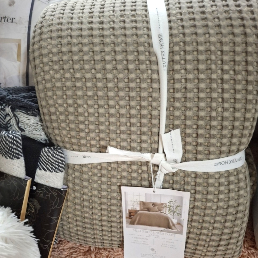 Mills King Taupe Comforter